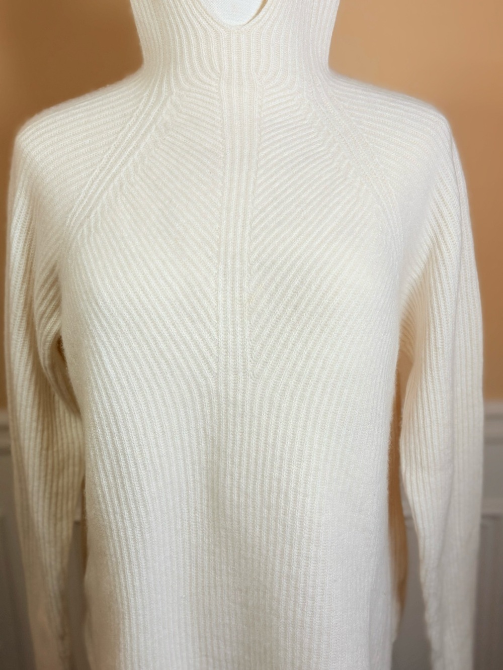 🤍 THEORY 100% Cashmere Ivory Ribbed Mock Neck Sweater Large